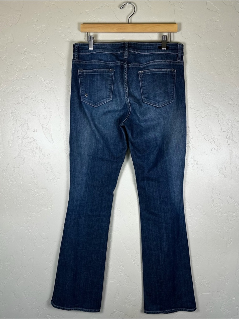 Kut From The Kloth Farrah Baby Bootcut Jeans Size 8 - Picture 2 of 6